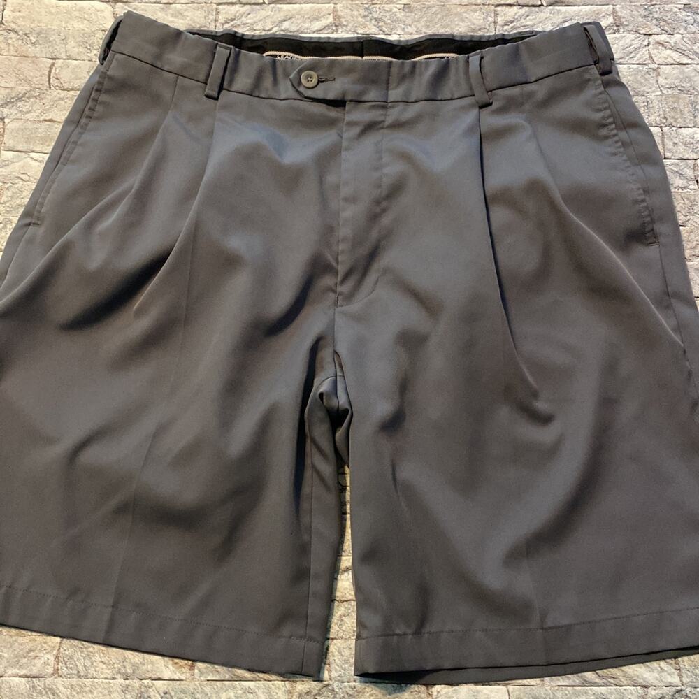 Sz 38 JoS. A. Bank golf shorts- Leadbetter golf